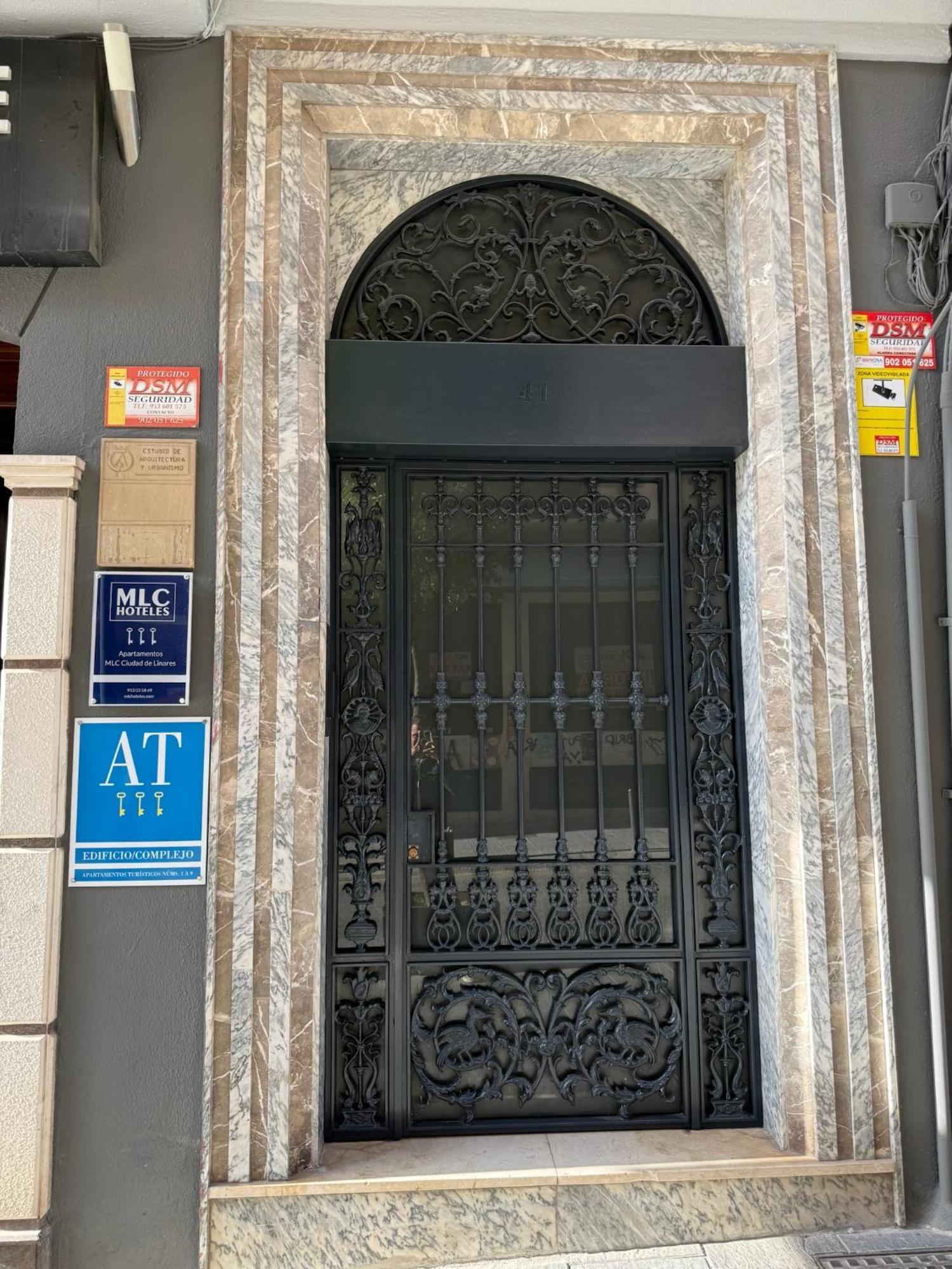 Apartamentos Mlc Ciudad De Linares ليناريس المظهر الخارجي الصورة